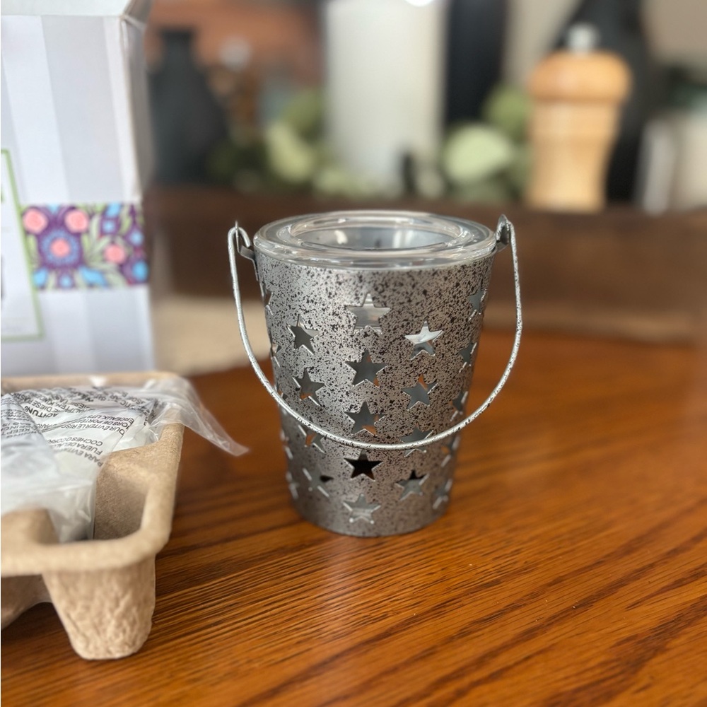 Seeing Stars Scentsy Plug In Warmer New in box!